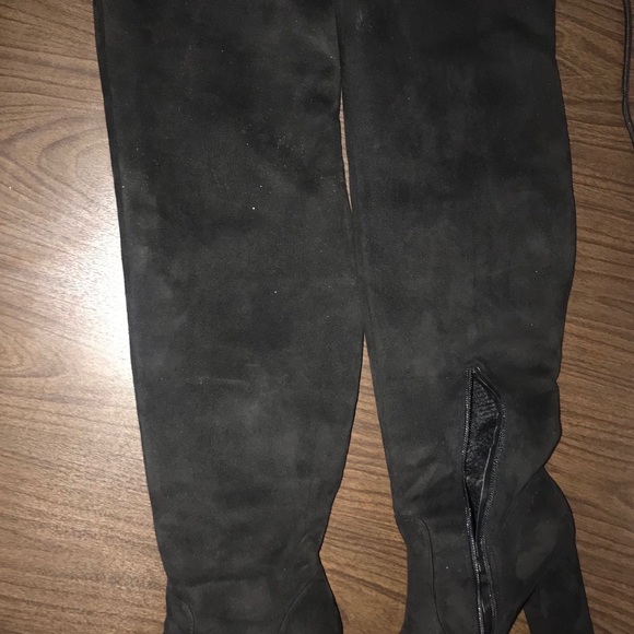 Thigh high black suede women’s boot - Picture 8 of 10